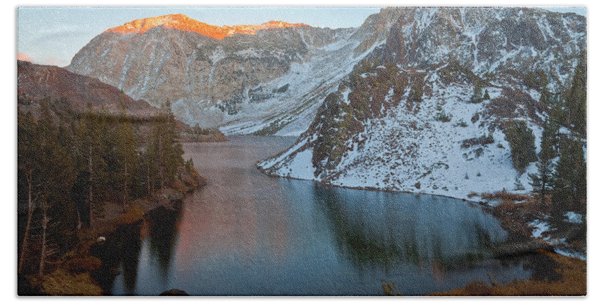 Landscape Beach Towel featuring the photograph Change of The Season by Jonathan Nguyen