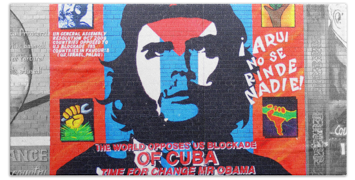 Che Beach Sheet featuring the photograph Che Guevara by Nina Ficur Feenan