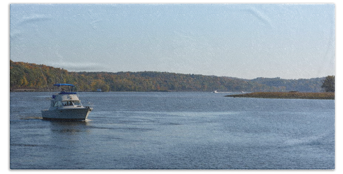 Hudson River With Boat Coming Ashore Beach Sheet featuring the photograph Coming ashore by Kenneth Cole