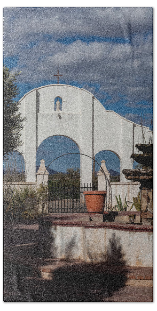 Arches Beach Towel featuring the photograph Courtyard at the Mission by Ed Gleichman