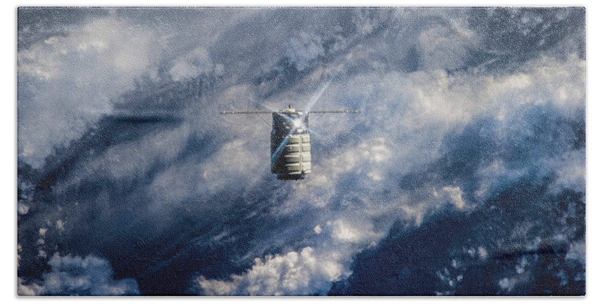 Science Beach Towel featuring the photograph Cygnus Arrives At Iss by Science Source