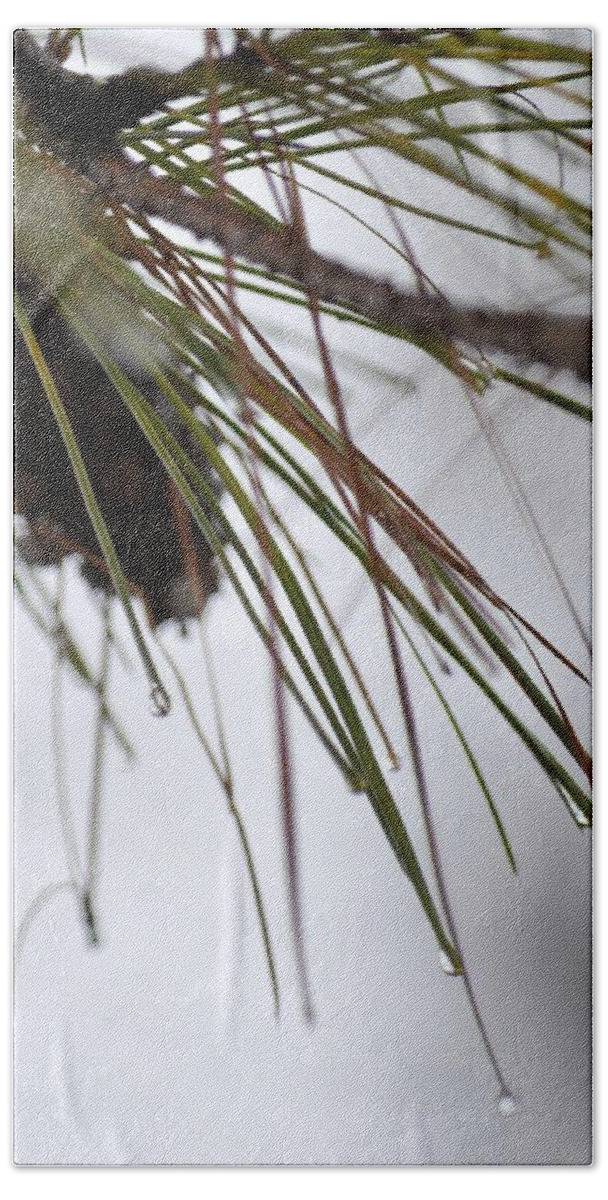 December's Raindrops Beach Towel featuring the photograph December's Raindrops by Maria Urso