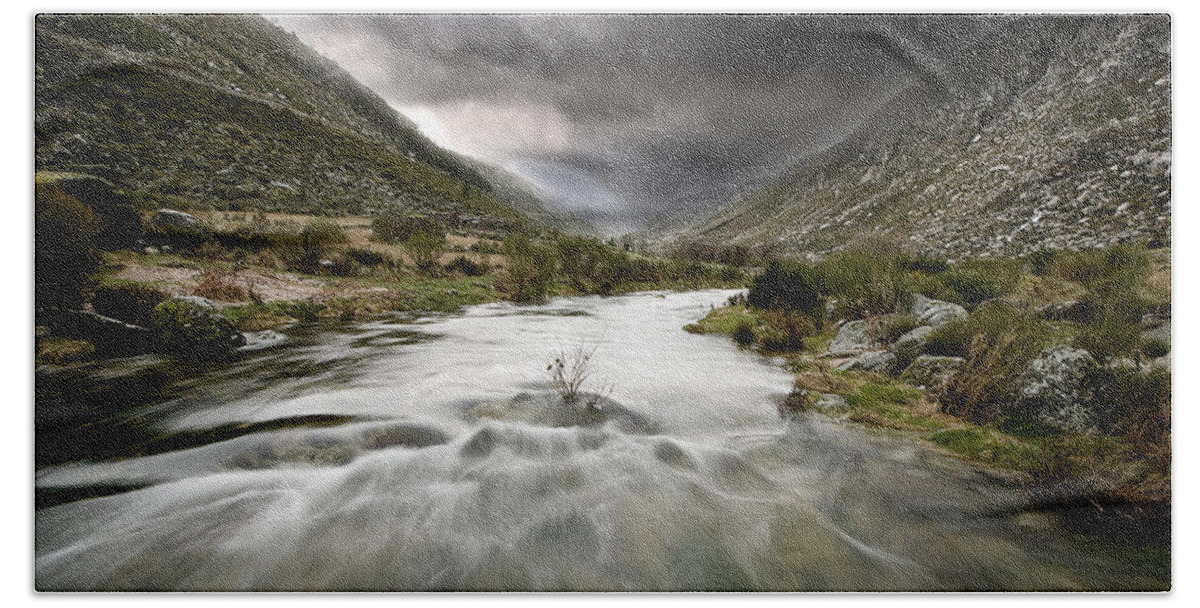 Landscape Beach Sheet featuring the photograph Flowing stream by Jorge Maia