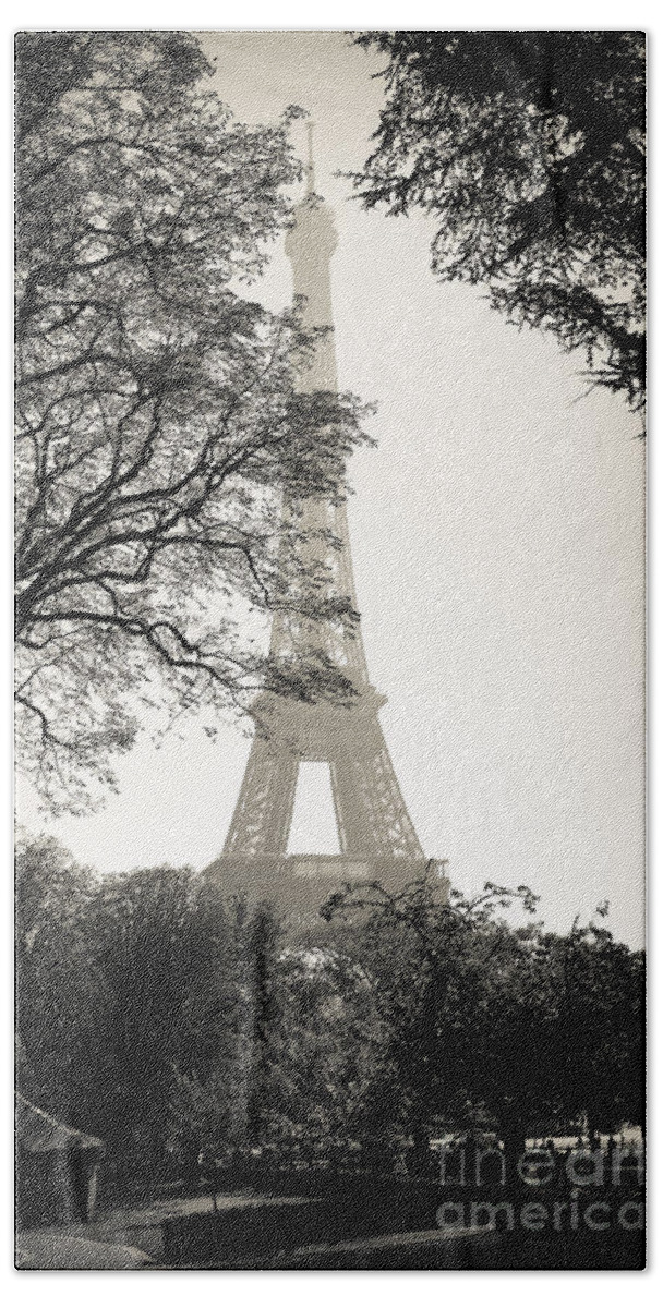 France Beach Towel featuring the photograph The Eiffel Tower Paris France by Andy Myatt