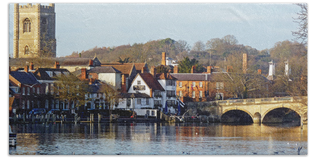 River Thames Beach Sheet featuring the photograph Henley-on-Thames by Tony Murtagh