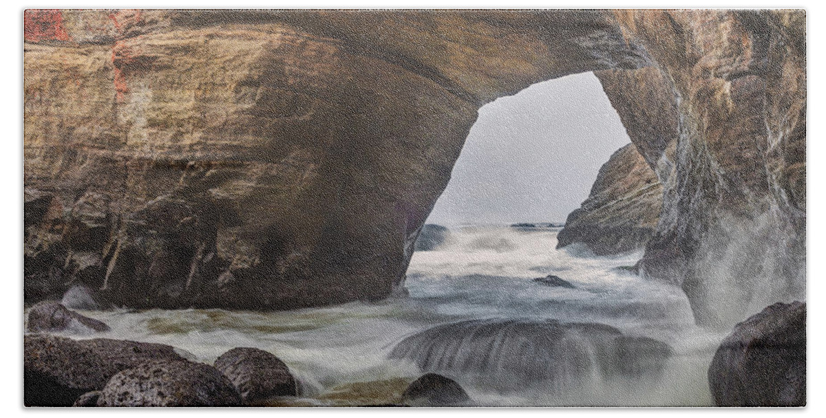 Central Oregon Coast Beach Sheet featuring the photograph Inside Devils Punch Bowl by Jacqui Boonstra