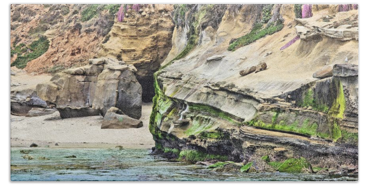 Cliffs Beach Sheet featuring the photograph La Jolla Cliffs by Jane Girardot
