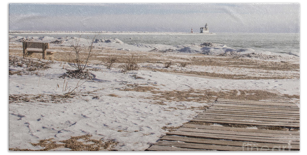 Kewaunee Beach Towel featuring the photograph Lake Michigan Lighthouse Kewaunee Wisconsin by Nikki Vig