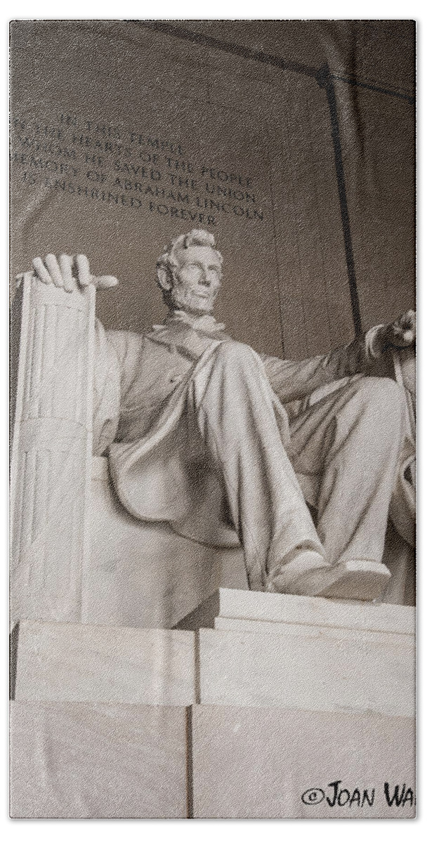 Abraham Lincoln Beach Towel featuring the photograph Lincoln Remembered by Joan Wallner
