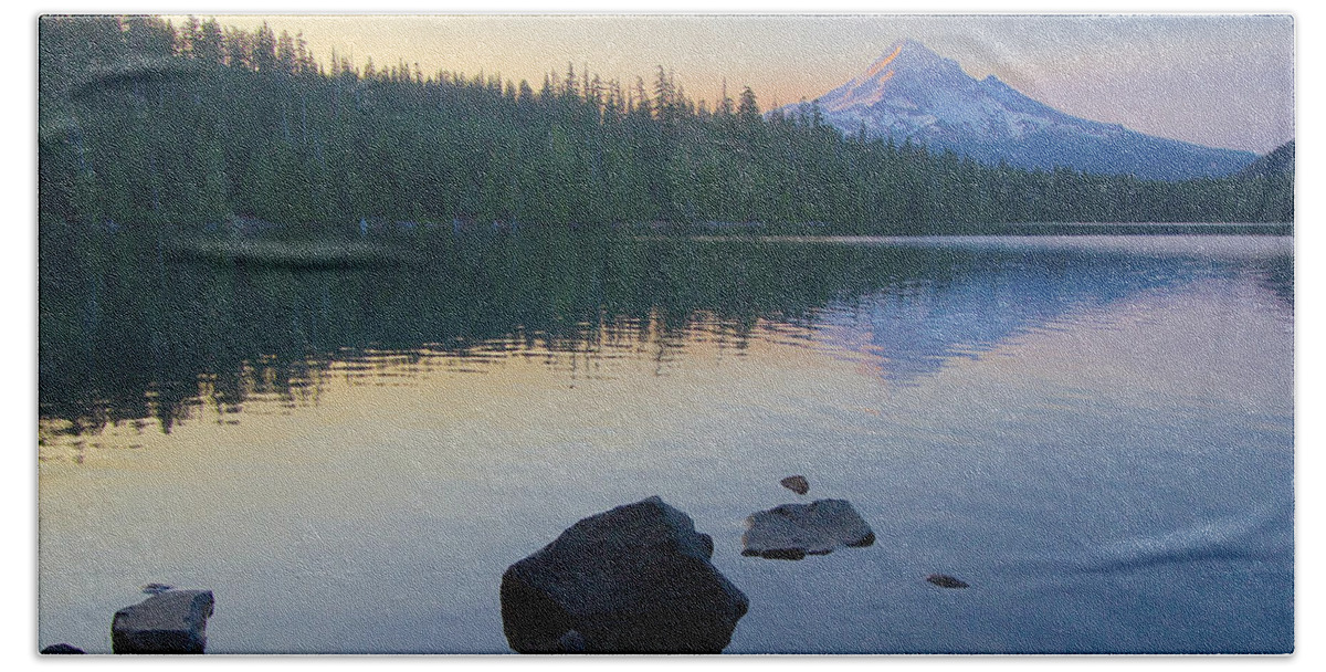 Landscape Beach Towel featuring the photograph Lost Lake Morning 81014C by Todd Kreuter