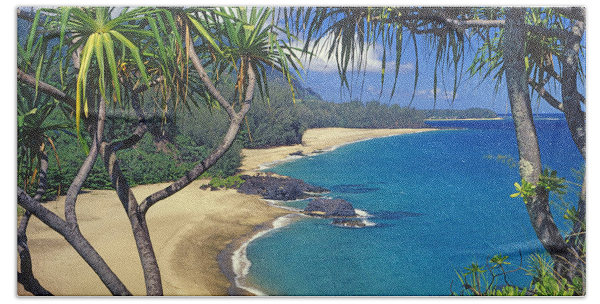 Lumahai Beach Beach Sheet featuring the photograph Lumahai Beach by Ed Cooper Photography