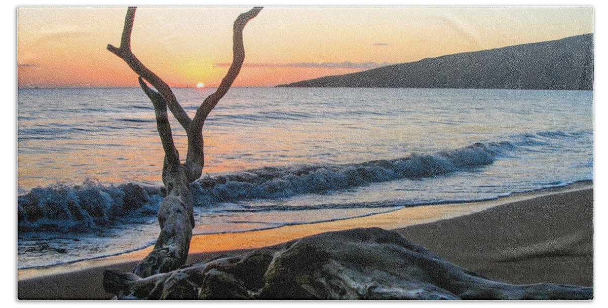 Hawaii Beach Towel featuring the photograph Maui Sunset by Dawn Key