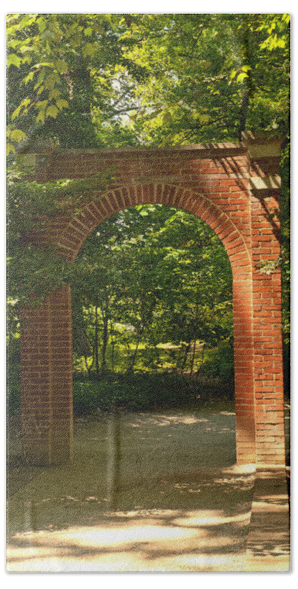 Mount Vernon Beach Towel featuring the photograph Mount Vernon Memorial Arch by Paul Mangold