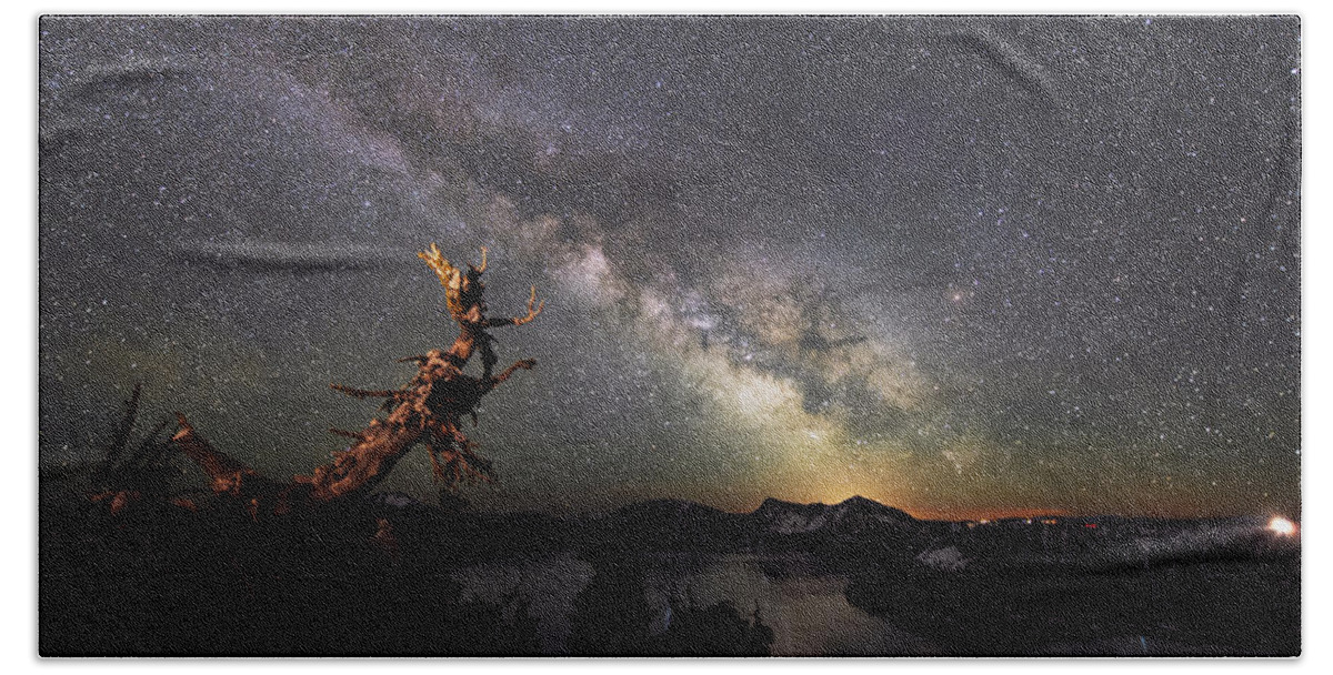 Crater Lake Beach Towel featuring the photograph Milkyway in Crater Lake by Yoshiki Nakamura