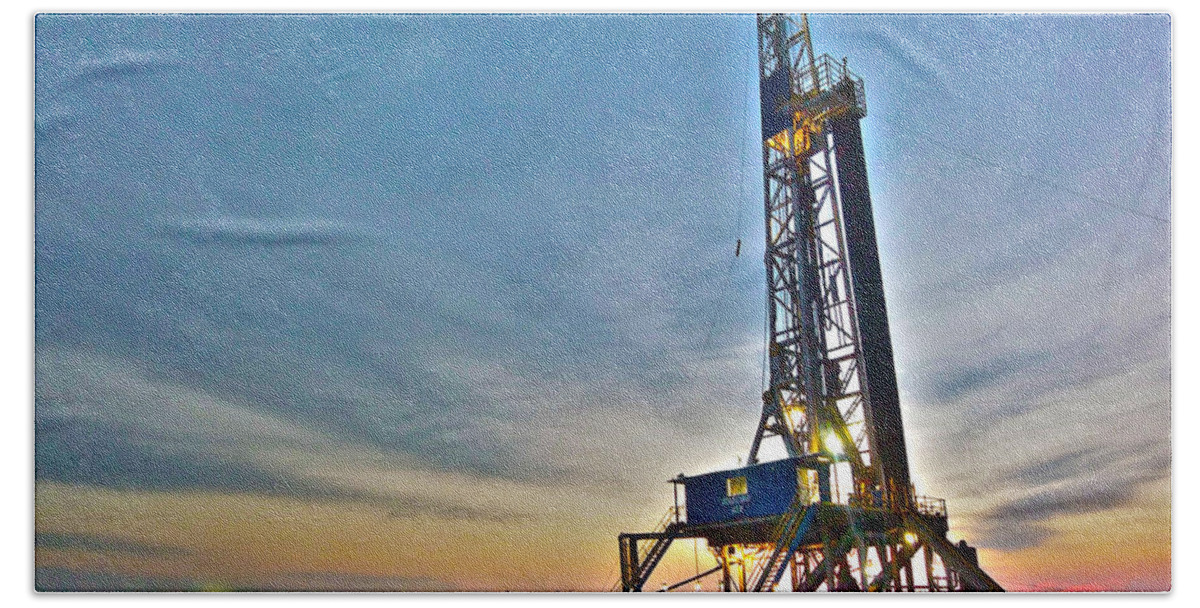 Rig Beach Sheet featuring the photograph Nabors Rig in West Texas by Lanita Williams