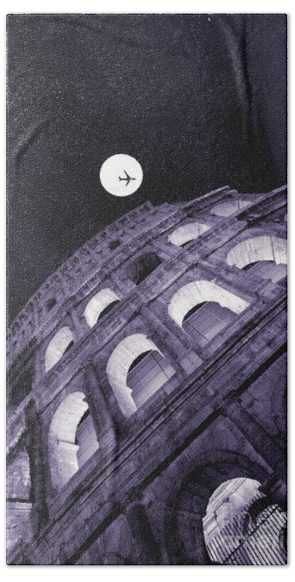 Colosseo Beach Towel featuring the photograph Night Lights by Stefano Senise