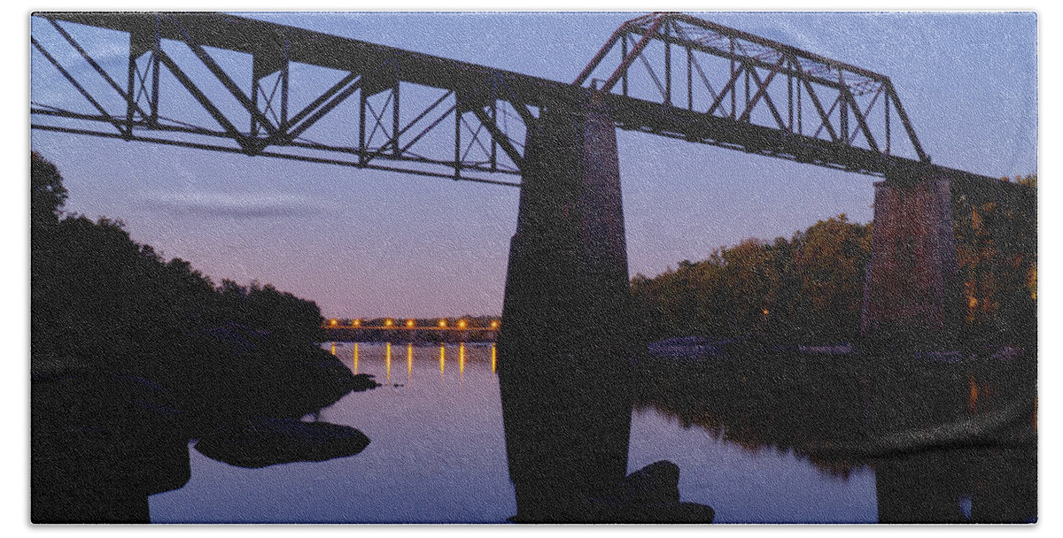 Columbia Beach Sheet featuring the photograph Twilight Crossing by Charles Hite