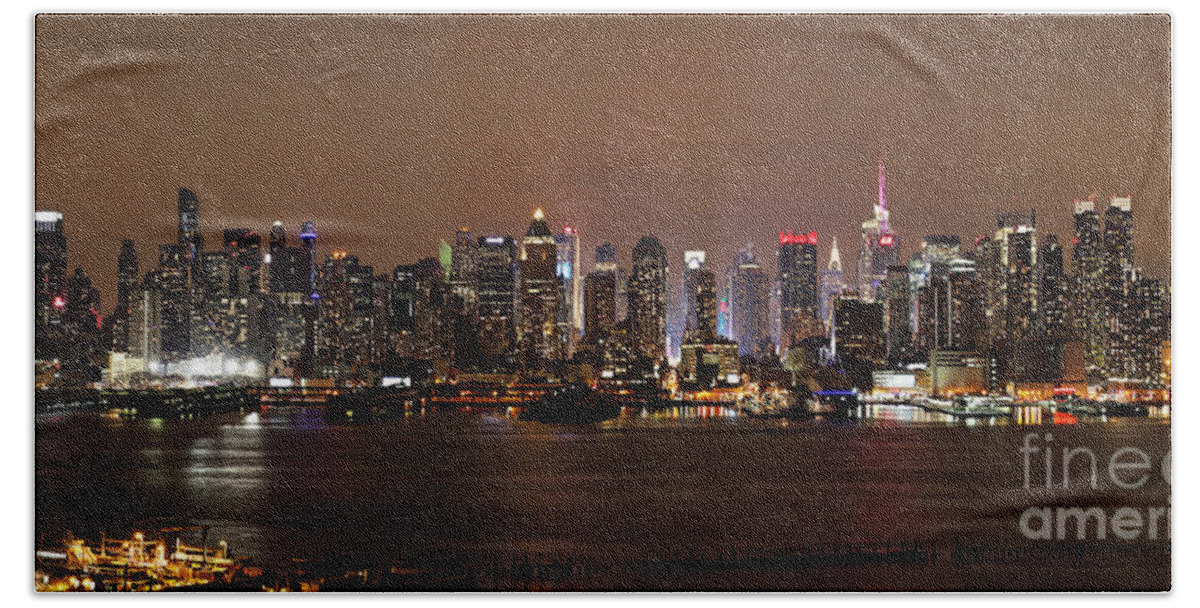 Nyc Beach Towel featuring the photograph NYC Skyline by Rick Kuperberg Sr
