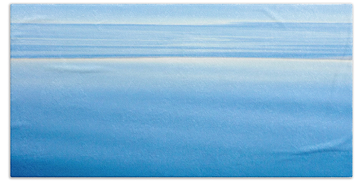 Ocean Beach Towel featuring the photograph Ocean Blue Horizon by Roxy Hurtubise