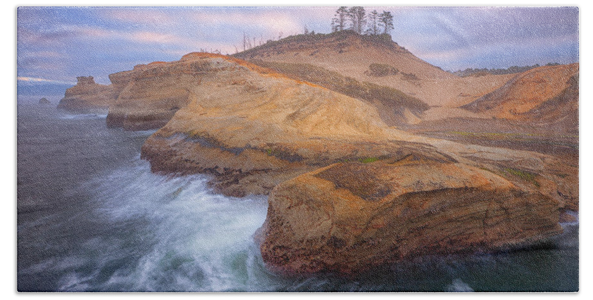 Sunrise Beach Towel featuring the photograph Oceans Artwork by Darren White