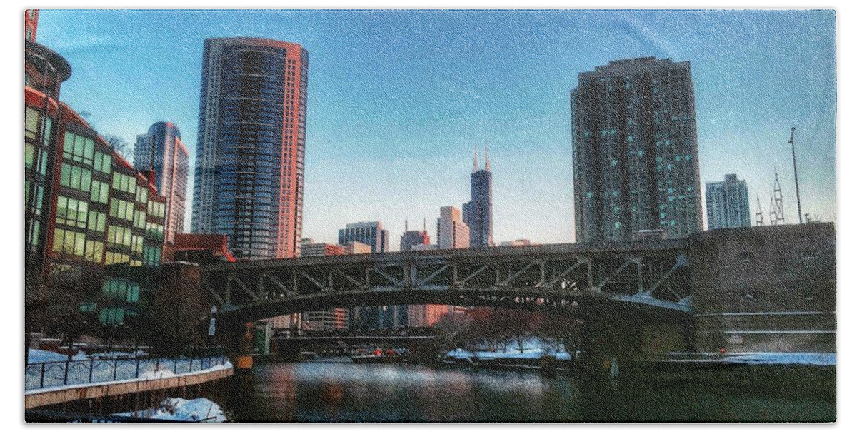 Chicago Beach Towel featuring the photograph Ohio Street Bridge Over Chicago River by Nick Heap