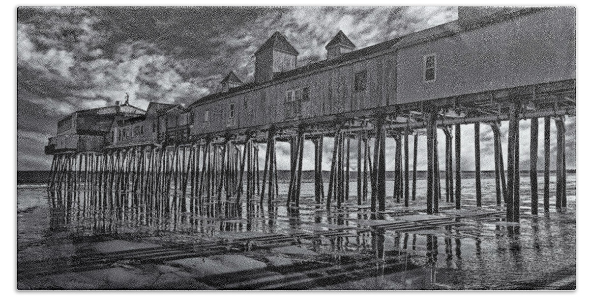 Old Orchard Beach Beach Towel featuring the photograph Old Orchard Beach Pier BW by Susan Candelario