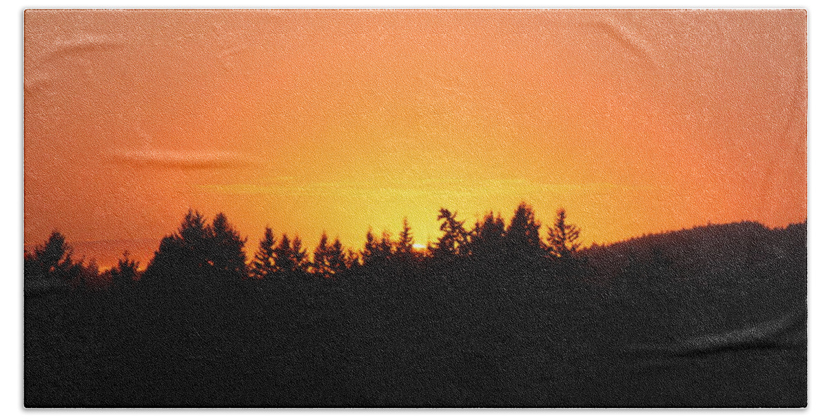 Sunset Beach Towel featuring the photograph Oregon Sunset by Melanie Lankford Photography