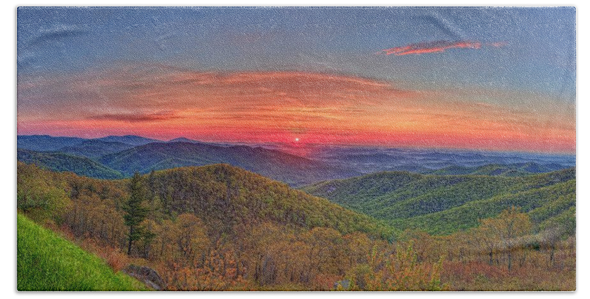 Metro Beach Sheet featuring the photograph Pink Sunrise At Skyline Drive by Metro DC Photography
