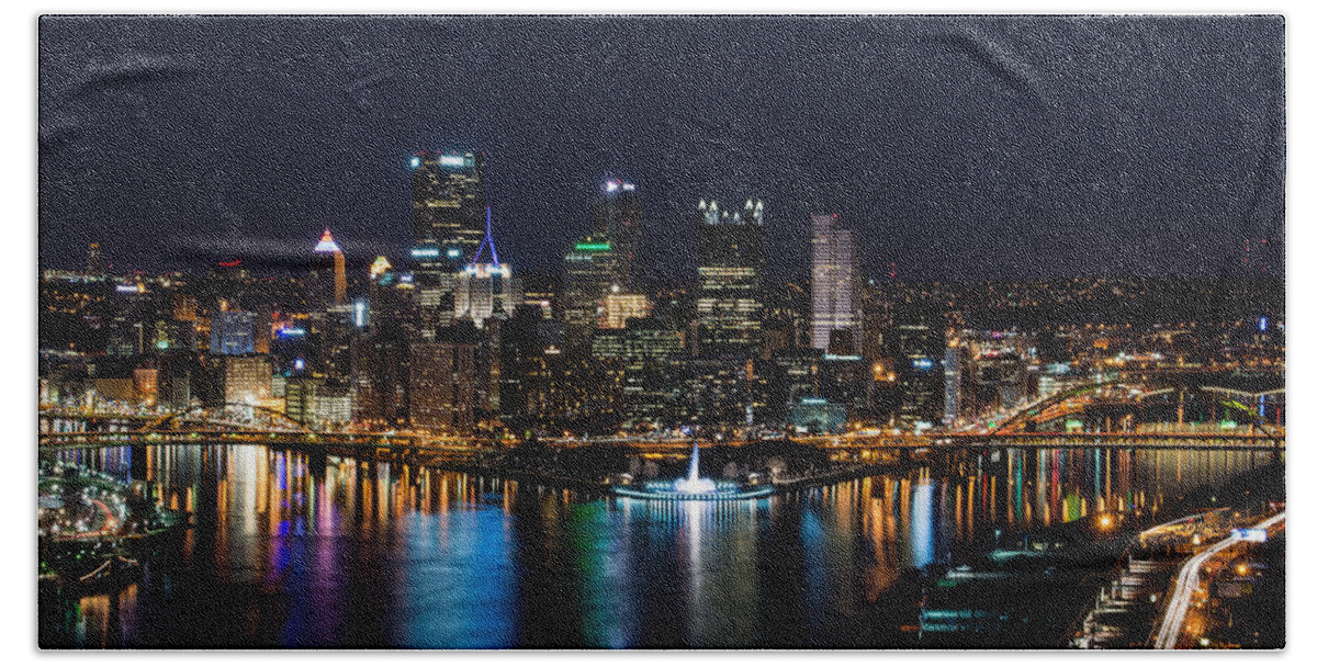 Pittsburgh Beach Towel featuring the photograph Pittsburgh Skyline - The Point by Stacy Abbott