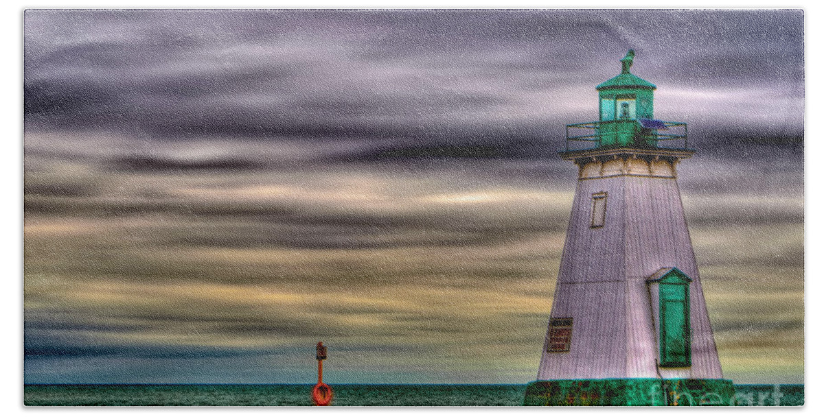 Beacon Beach Sheet featuring the photograph Port Dalhousie Lighthouse by Jerry Fornarotto