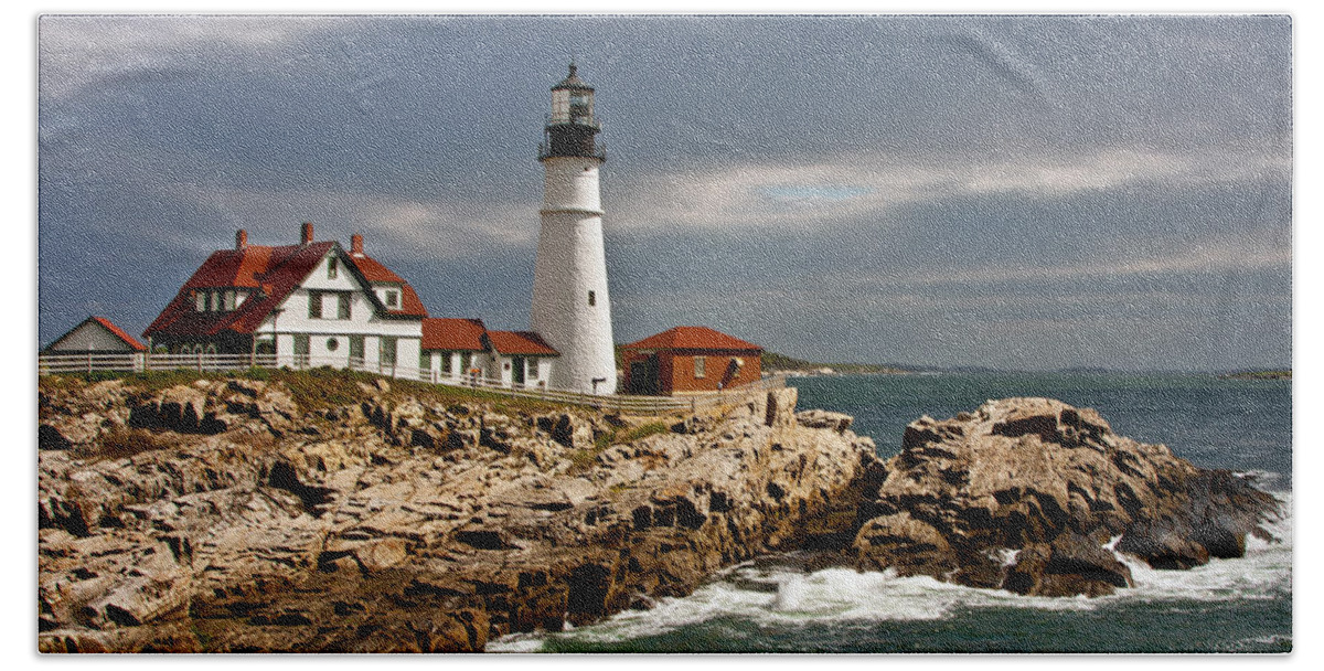 Lighthouse Beach Sheet featuring the photograph Portland Headlight by John Haldane