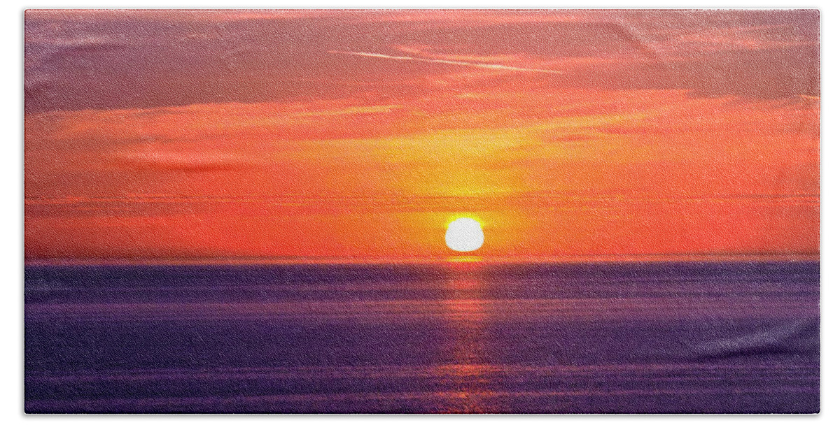Sunset Beach Sheet featuring the photograph Rich sunset by Jocelyn Kahawai