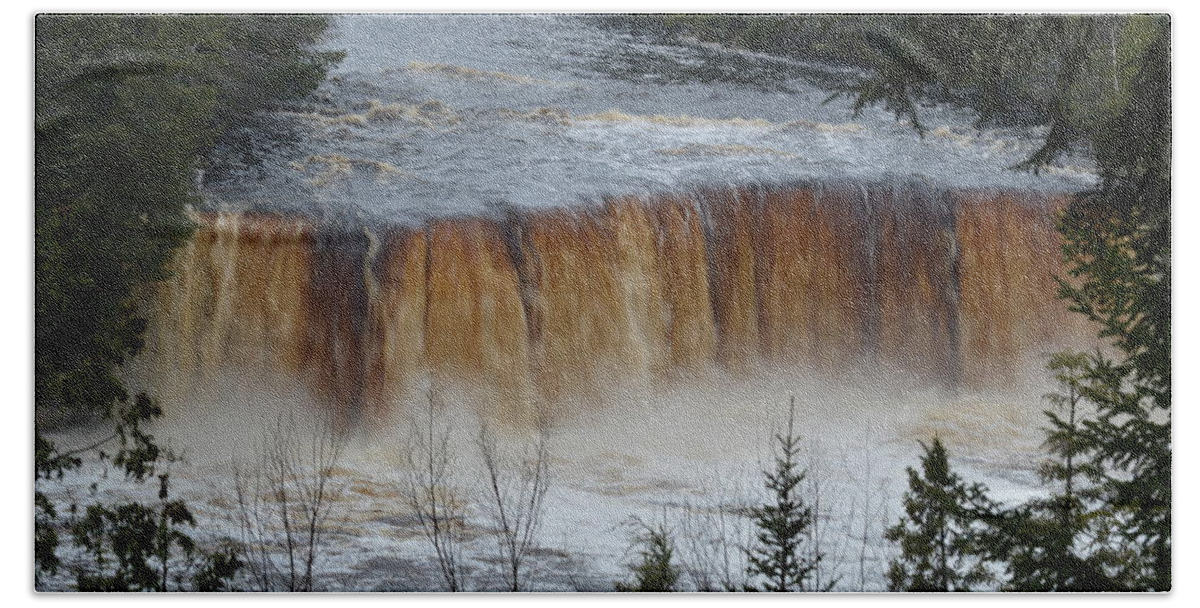 Sable Falls Beach Towel featuring the photograph Roaring Falls by Linda Kerkau