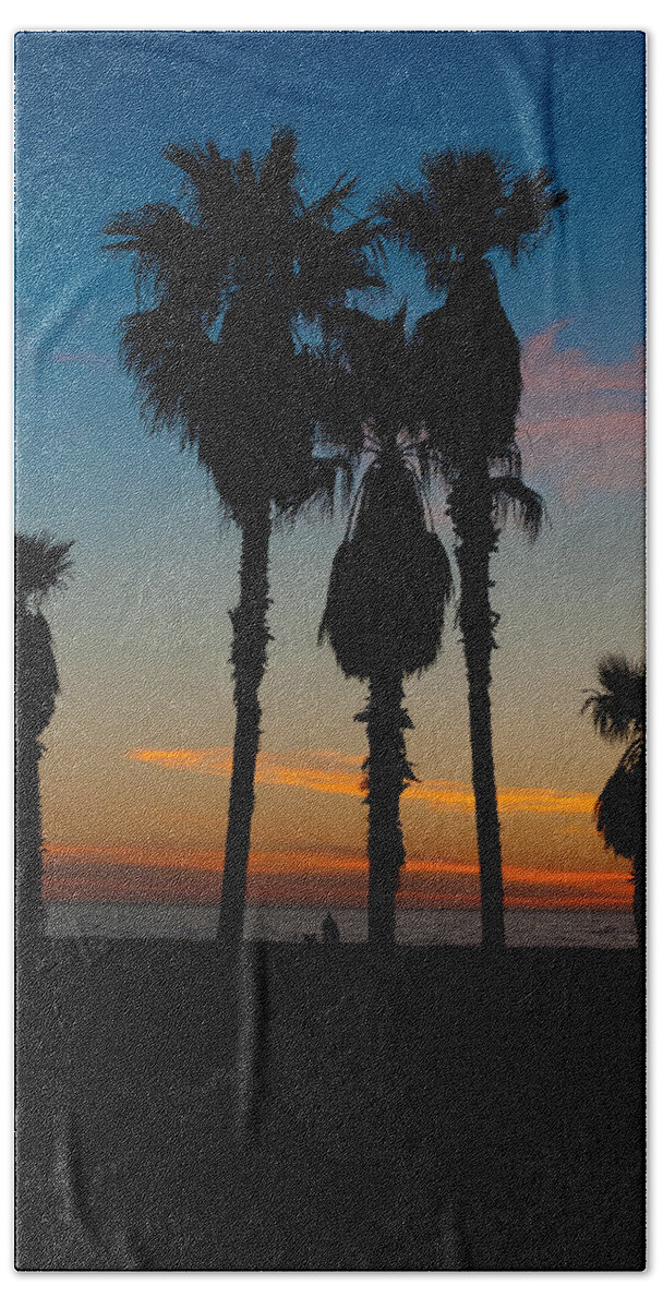 Palm Beach Towel featuring the photograph Santa Monica Sunset by David Smith