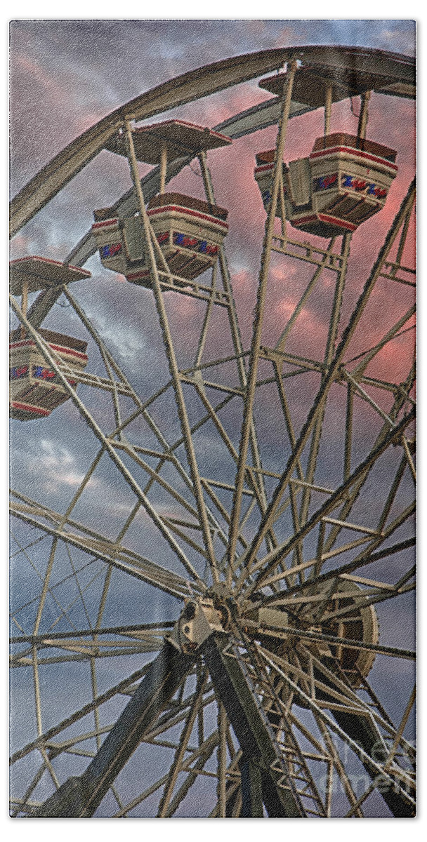 Amusement Beach Towel featuring the photograph Sunrise Ferris Wheel by Jerry Fornarotto