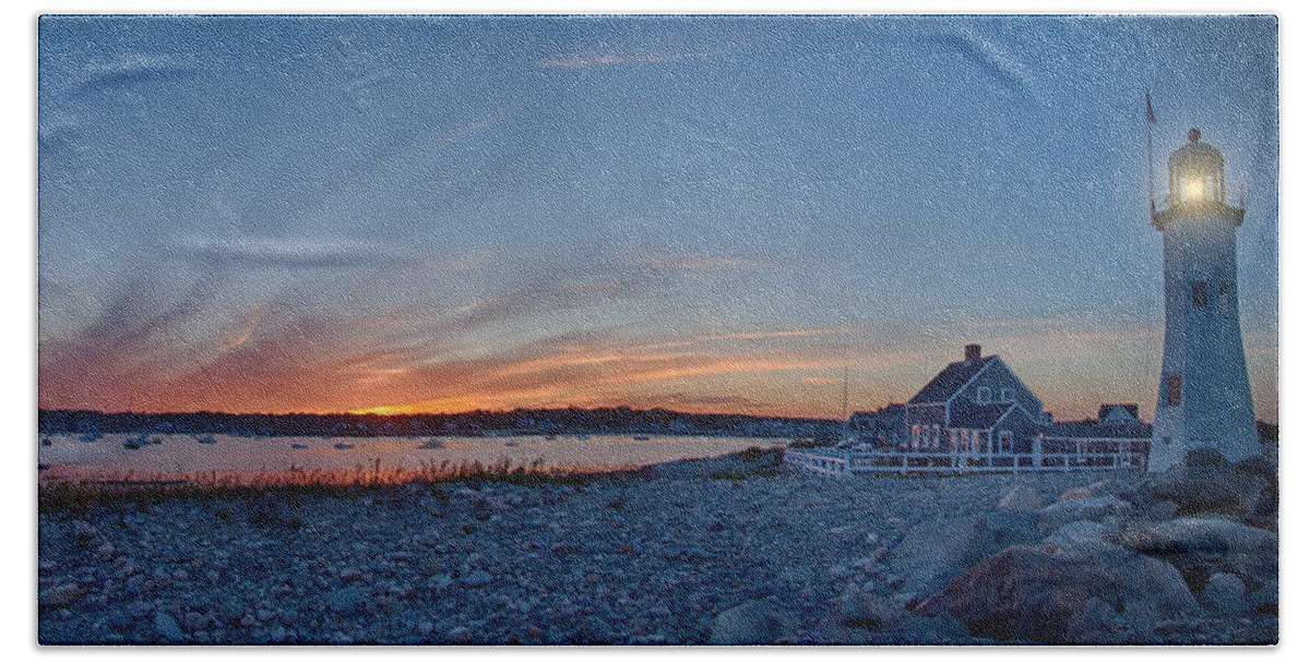 Scituate Lighthouse Beach Sheet featuring the photograph Sunset at Scituate light by Jeff Folger