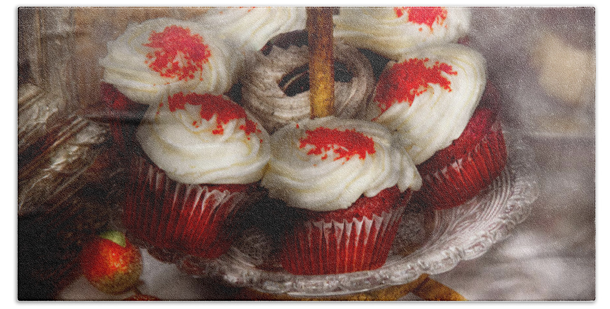 Cupcake Beach Towel featuring the photograph Sweet - Cupcake - Red velvet cupcakes by Mike Savad
