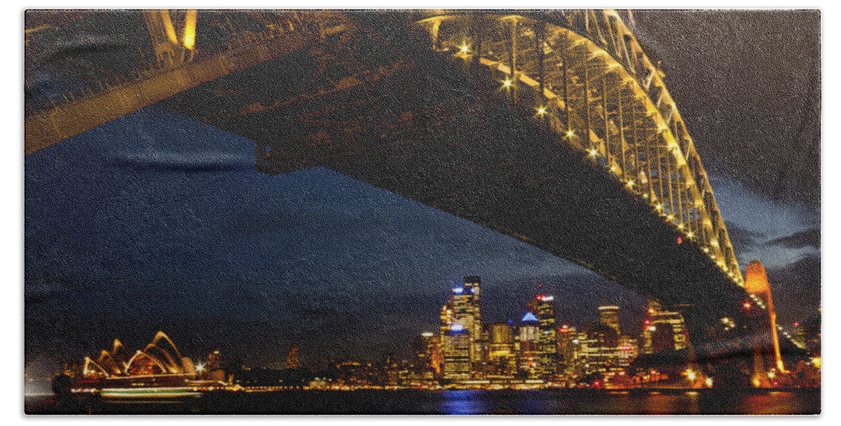 Harbour Beach Sheet featuring the photograph Sydney Harbour Bridge by Miroslava Jurcik