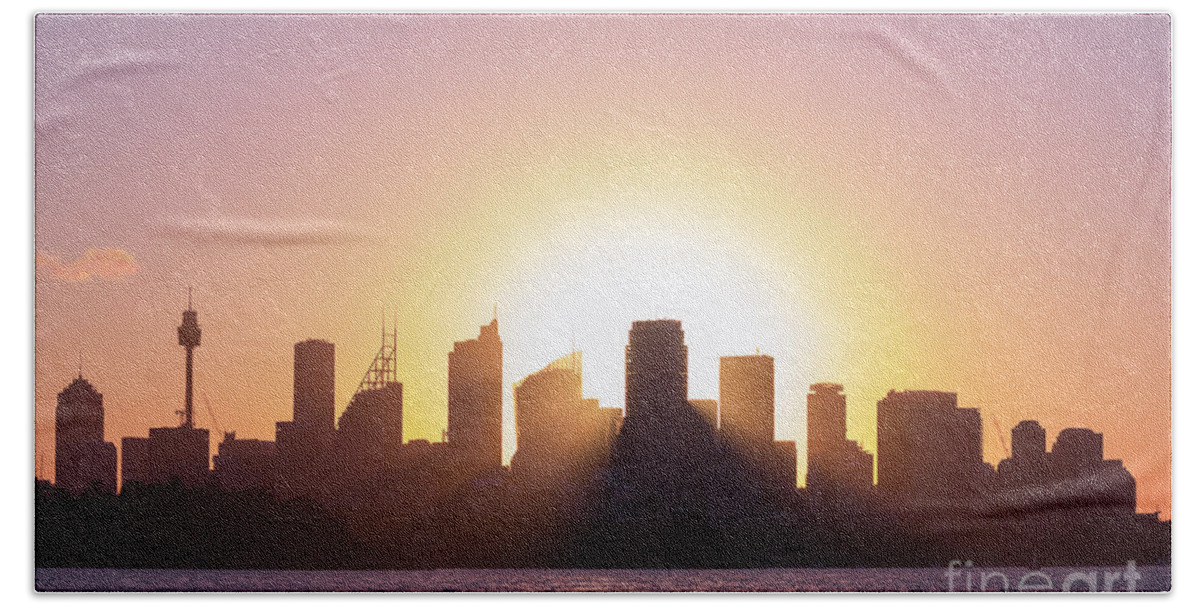 Sunset Beach Sheet featuring the photograph Sydney's Evening by Jola Martysz