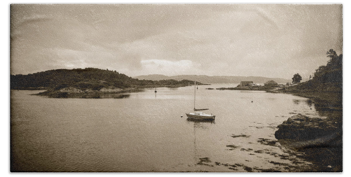 Antique Beach Towel featuring the photograph Tarbert Bay by Mark Llewellyn