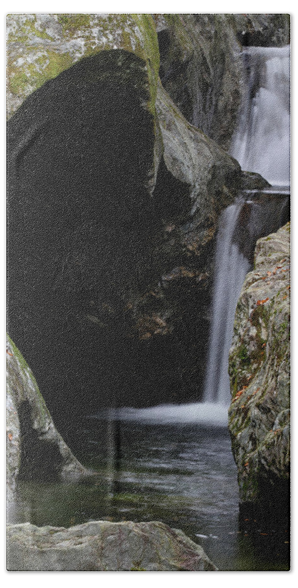 Vermont Beach Towel featuring the photograph Texas Waterfalls of Vermont by Juergen Roth