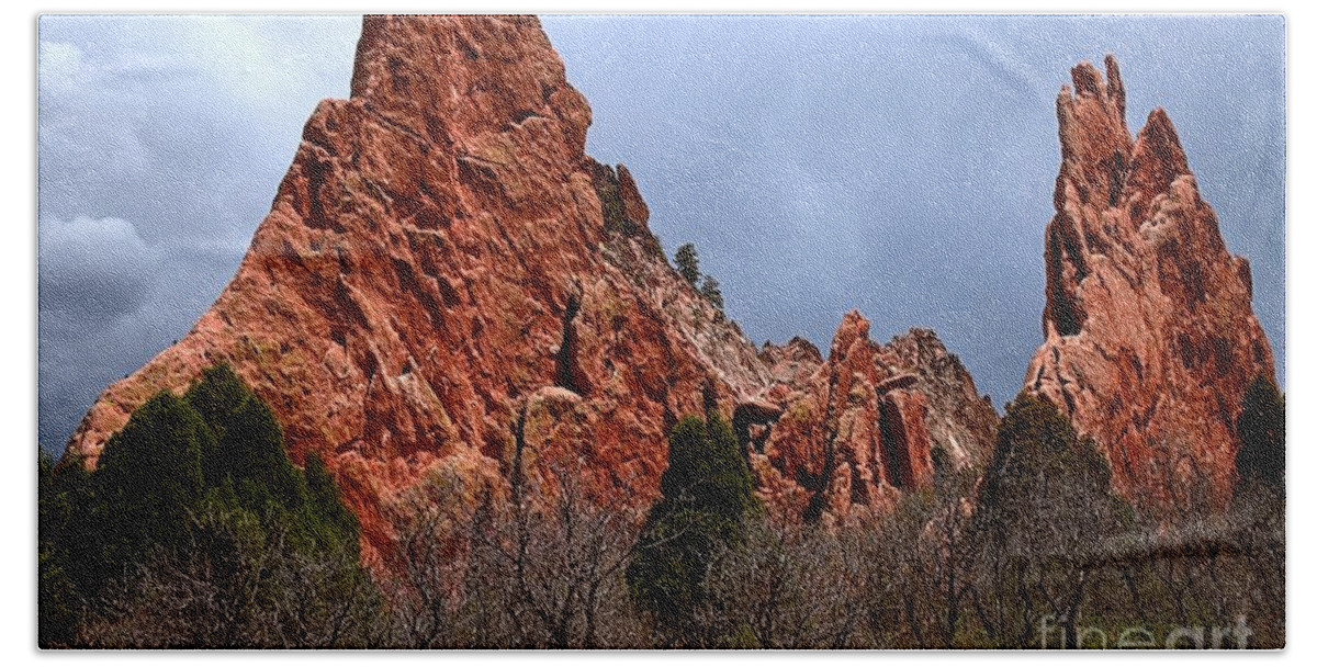 Sunrise At Garden Of The Gods Beach Towel featuring the photograph The Jagged Edges by Adam Jewell