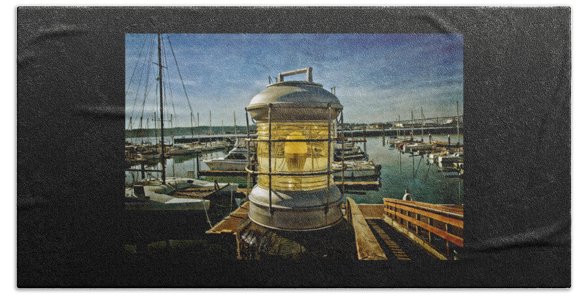 Bays Beach Sheet featuring the photograph The Lamp At Embarcadero by Thom Zehrfeld