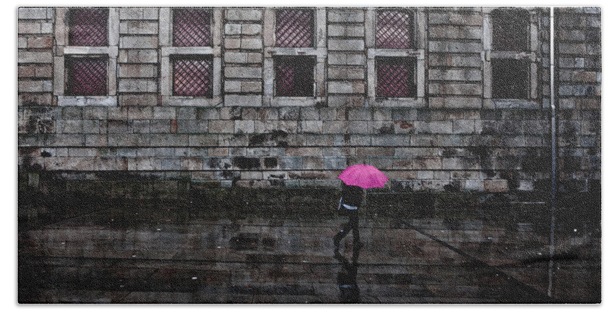 City Beach Sheet featuring the photograph The pink umbrella by Jorge Maia