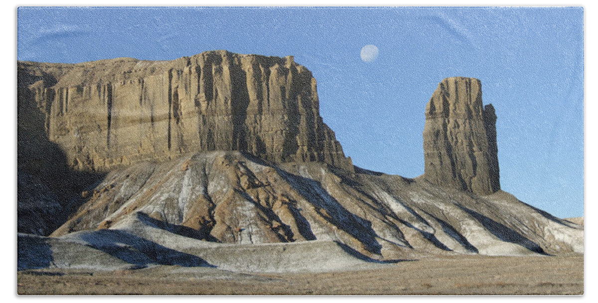 Desert Beach Towel featuring the photograph Utah Outback 41 Panoramic by Mike McGlothlen