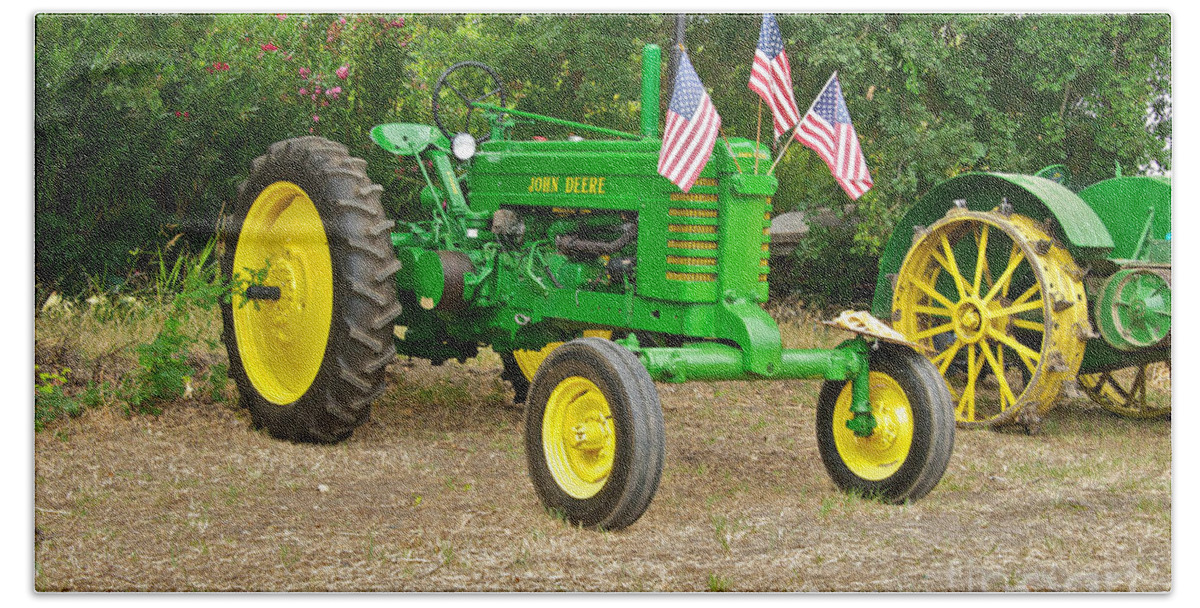 Tractor Beach Towel featuring the photograph Vintage John Deere Farm Tractor 1 by Dave Koontz