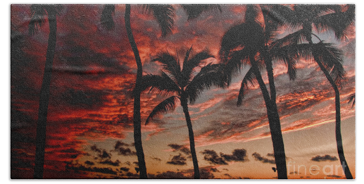 Waikiki Beach Towel featuring the photograph Waikiki Sunset by David Smith