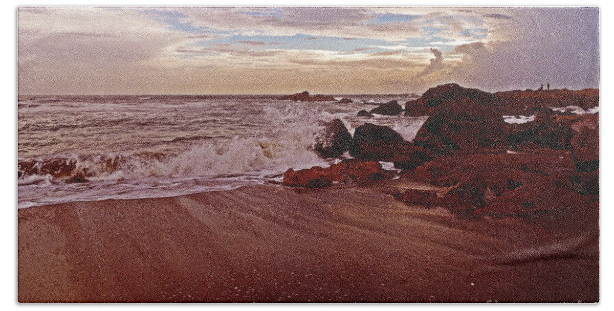 Ocean Beach Sheet featuring the photograph Waves Break Hands Shake by Lydia Holly