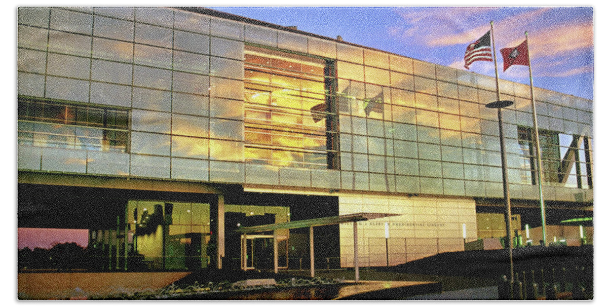 William Beach Towel featuring the photograph William Jefferson Clinton Presidential Library by Jason Politte