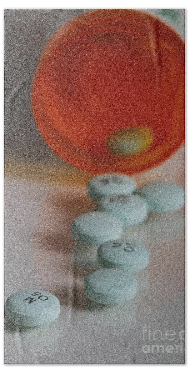 Medical Beach Towel featuring the photograph Oxybutynin Pills #1 by Photo Researchers, Inc.
